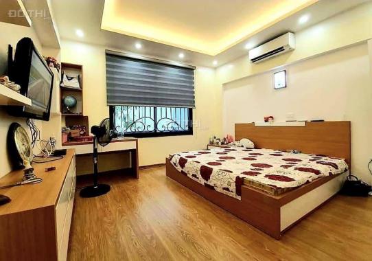 Bán nhà rất đẹp về ở ngay phố Chùa Bộc, DT 40m2, 5 tầng. Giá 5 tỷ