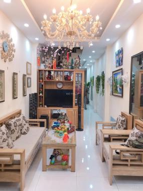 Bán gấp nhà đẹp khu Văn Chương, 30m2, 4T, ngõ to, kinh doanh, giá 2.3 tỷ