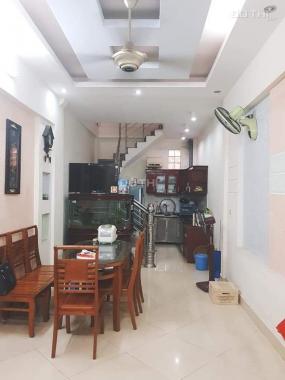 CC bán nhà Vĩnh Phúc - Ba Đình, 26m2*6T mặt ngõ, gần phố, cách phố 20m, lô góc 2.7 tỷ. 0379947218