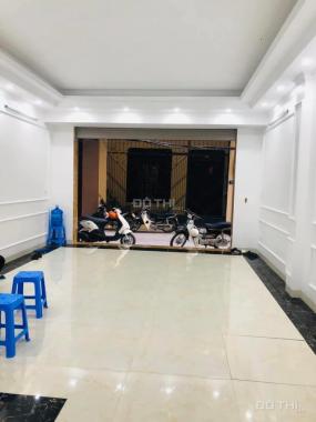 Bán nhà Nguyễn Lân, 5 tầng thang máy, mới đẹp ở luôn, ô tô đỗ cửa