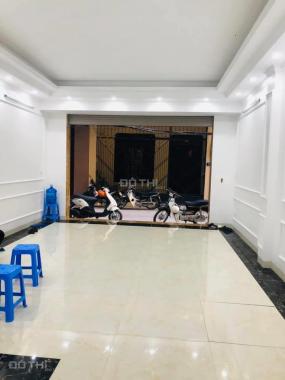 Nhà đẹp phố Nguyễn Lân, ô tô đỗ cửa, tương lai giá trị tăng, 5 tầng thang máy