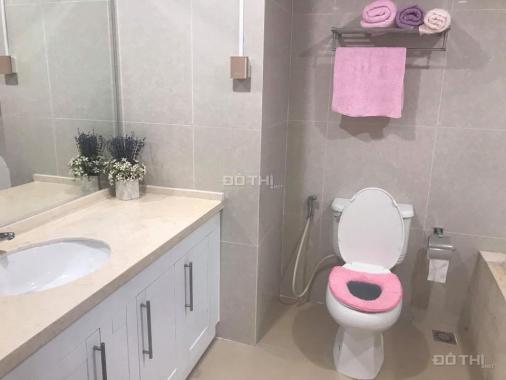 Chính chủ cho thuê ngay căn hộ 109m2 2PN cực rộng tại R3 Vinhomes Royal City, giá cực tốt