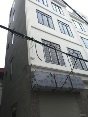 Bán nhà mới xây 5 tầng DT 38m2, MT 5.5m, Yên Ngưu, Tam Hiệp, Thanh Trì, Hà Nội, LH 0972172239
