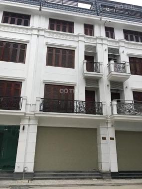 Cho thuê nhà tầng 1 rộng 75m2 khu đô thị 90 Nguyễn Tuân, 16 tr/th, có thang máy. LH: 0946.292.235