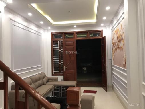 Nhà mới, gần phố, ở ngay Phố Trạm - Long Biên, 39m2, 4 tầng, 2,8 tỷ. 0971320468