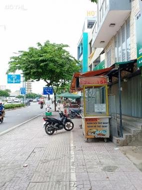 Bán nhà quận Bình Thạnh, mặt tiền Phạm Văn Đồng, 68m2, 3 tầng
