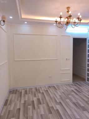 Bán nhà đẹp gần Ngã Tư Sở, 30m2, 5 tầng, SĐCC, giá 2.17 tỷ