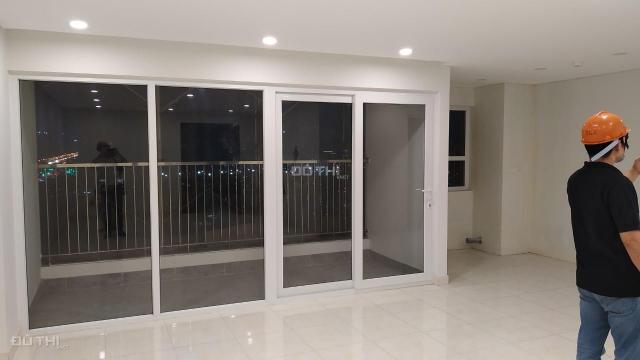 Chính chủ cần bán căn 82.22m2 - 2PN - 2VS, view hồ, vào tên trực tiếp người mua. LH 0972525080