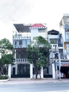 Bán nhà góc 2 mặt tiền đường Huỳnh Tấn Phát, Tân Phú, Quận 7, DT 12*25m, giá 26 tỷ