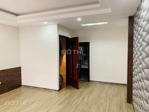 Bán nhà quận Thanh Xuân, ngõ ô tô, lô góc 3 mặt thoáng, 40m2, xây 5 tầng, giá 3,2 tỷ