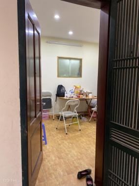 Chính chủ bán căn hộ chung cư tầng 3 nhà D9 khu TTQĐ, Nam Đồng, Đống Đa giá 3 tỷ. LH: 0975159666