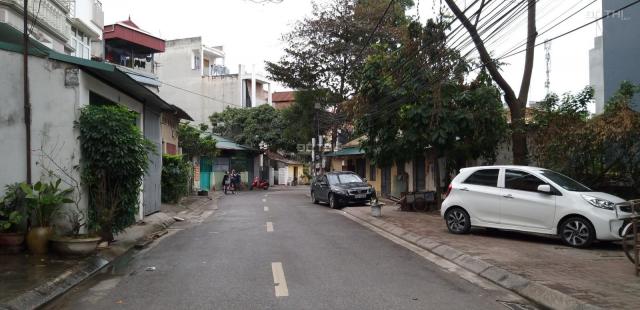 Mặt phố Giang Biên: Sử dụng 100m2, căn góc, hai mặt hướng, giá chỉ từ 3.2 tỷ, LH: 0988312321