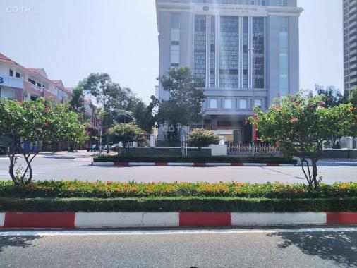 Cho thuê nhà 4 tầng mặt tiền Nguyễn Thái Học, 8PN, ngay vòng xoay ngã 4
