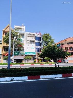 Cho thuê nhà 4 tầng mặt tiền Nguyễn Thái Học, 8PN, ngay vòng xoay ngã 4