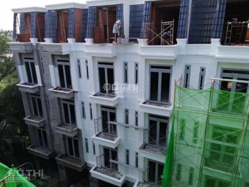 Bán khu nhà phố cao cấp, shophouse 4 lầu, thang máy, phù hợp KD cho thuê, trục Hà Huy Giáp, Q12