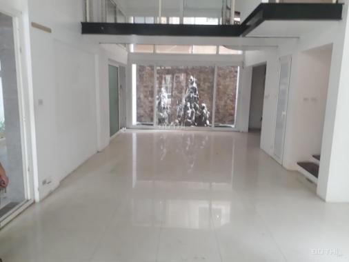 Cho thuê nhà MP Trung Hòa, 65m2 * 5,5 tầng, giá 50 triệu/th, LH 0968120493