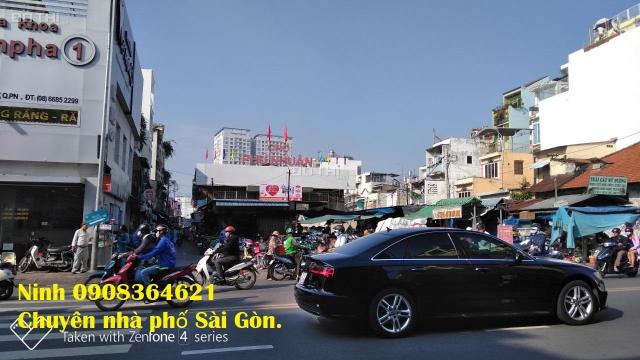 Bán nhà quận Phú Nhuận, mặt tiền vip Phan Đình Phùng, 3 tầng