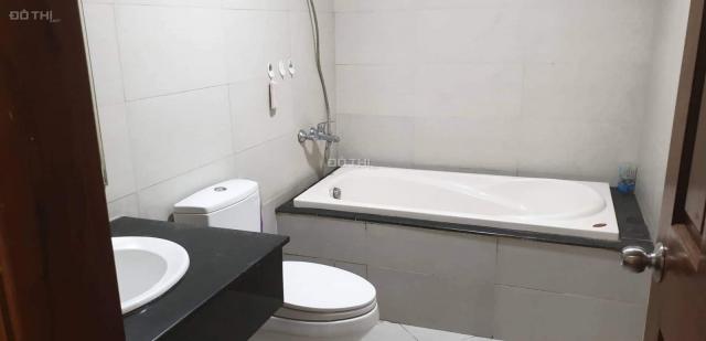 Bán căn hộ chung cư 173 Xuân Thủy, diện tích 93m2, 2PN, 2WC, giá tốt nhất thị trường, chỉ 2.4 tỷ