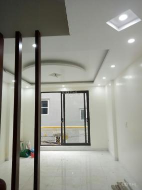 Bán nhà 5 tầng, cực đẹp, oto tải đỗ cửa ở gần siêu thị & bệnh viện công an Hà Nội