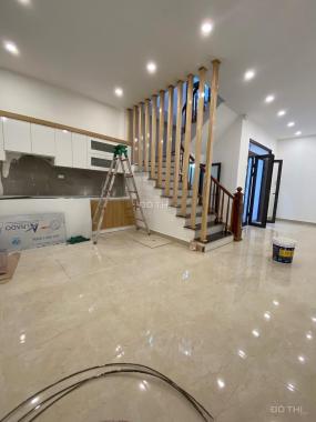 Bán nhà Tựu Liệt, Thanh Trì (45m2 x 5T), 2 thoáng, ô tô cách 10m, ngõ rộng, 2.55 tỷ. LH: 0964238296