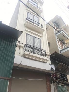 Bán nhà Hữu Hòa, gần Hồ Hữu Hòa, 33m2, 4 tầng, ô tô 7 chỗ đỗ cửa, kinh doanh tốt