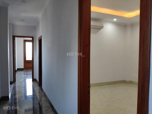 Tòa nhà phố Kim Mã 52m2 x 10T, thang máy, gara ô tô, doanh thu 140tr/th, 16 tỷ