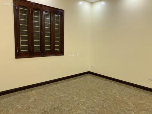 Bán chung cư 90m2, tầng 4 nhà K11, khu đô thị Việt Hưng, Long Biên, Hà Nội