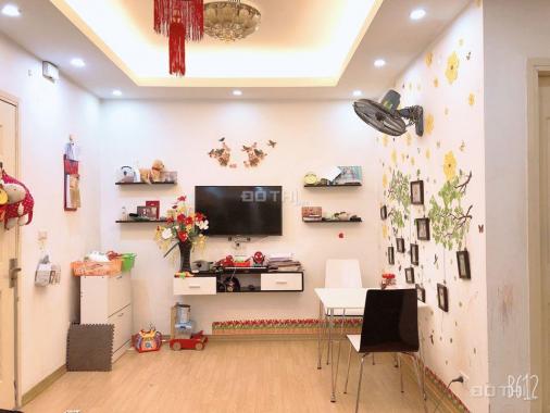 Chính chủ bán căn hộ căn góc tầng 23 tòa HH1 Linh Đàm 2PN, 2WC đủ nội thất giá 950 triệu