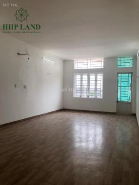 Cho thuê nhà 1 trệt 2 lầu, nhà mới, vị trí đẹp thuộc KDC Tân Phong, thích hợp nhu cầu ở và làm VP