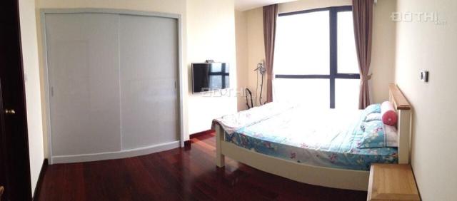 Cho thuê căn hộ cao cấp Vinhomes Royal City Nguyễn Trãi, DT 133m2, 3PN, đầy đủ nội thất