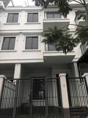 Chủ nhà cần bán 1 căn nhà phố Lakeview City, Quận 2, giá 9.8 tỷ còn thương lượng, LH 0907860179