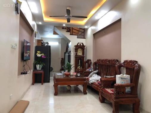 Bán nhà Kim Liên, 35m2x4T, ô tô đỗ cạnh cửa, vị trí đẹp, gần chợ, thuận tiện vô cùng, 3.8 tỷ