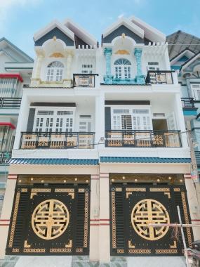 Cần tiền bán gấp nhà mới xây 2 lầu sát mặt tiền Nguyễn Thị Tú, nội thất gỗ sang trọng