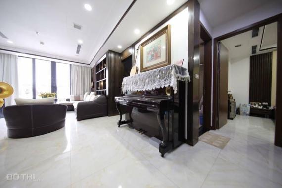 Chính chủ cho thuê căn hộ cao cấp Vinhome Royal City Nguyễn Trãi, R6 109m2 3PN sáng đầy đủ đồ