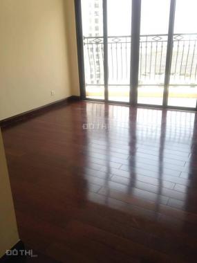 Chính chủ cho thuê ngay căn hộ R2 110m2 2PN nội thất cơ bản chủ đầu tư tại Vinhomes Royal City