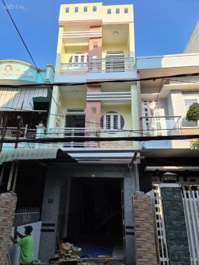 Bán nhà 2 lầu đúc hẻm 15 đường Trần Văn Hoài, nhà dọn vào ở ngay, sổ hồng, xe hơi tới nhà