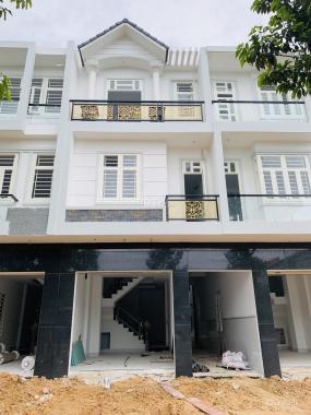 Nhà biệt thự liền kề 2 lầu, 1 trệt mặt tiền đường trung tâm hành chính huyện Bàu Bàng, Bình Dương