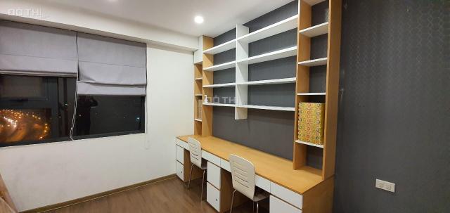 Hot, hàng hiếm 2,7 tỷ bao phí sang tên sổ, 98m2, 3PN, full nội thất ở Mỹ Đình