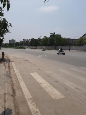 Bán đất ngay cầu Vĩnh Tuy 40m2, ô tô đỗ cửa giá 2.15 tỷ