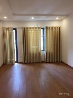 Chỉ 2.xx tỷ có ngay nhà ô tô 7 chỗ đỗ cửa khu bán đảo Linh Đàm, DT: 32m2, 5T, MT: 4m. 0936265199