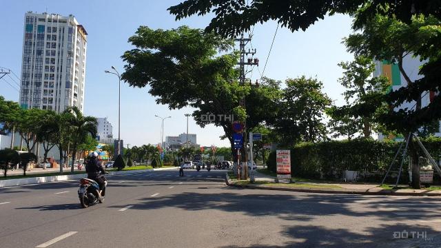 Bán đất mặt tiền Nguyễn Hữu Thọ - đối diện nhìn xéo qua bệnh viện Vinmec