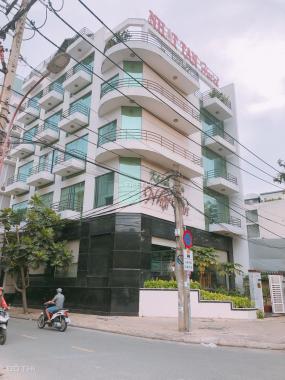 Bán khách sạn Trung Sơn, căn góc đường Số 4 và Nguyễn Thị Thập nối dài. Khách sạn đẹp full nội thất
