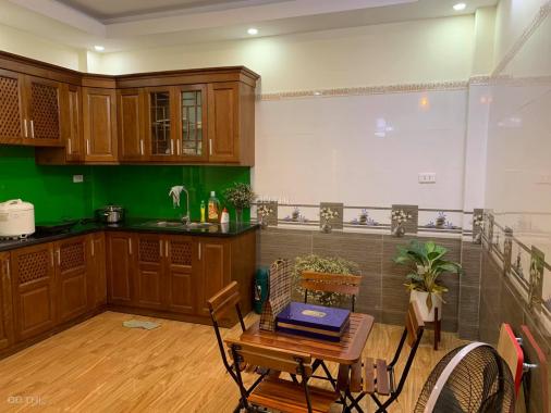 Bán nhà Lê Thanh Nghị, tầm nhìn thoáng, 30m2, giá: 2,5 tỷ