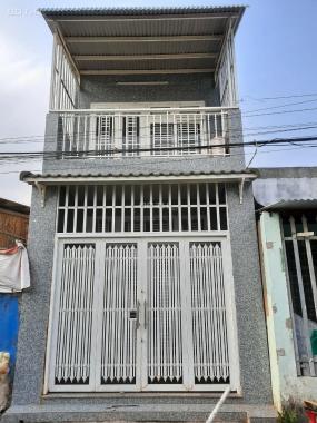 Bán căn nhà xã Đại Phước, cách Sài Gòn 3km, nhà 2 tấm rất mới, giá rất rẻ
