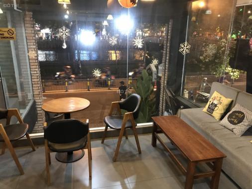 Sang quán cafe doanh thu 200tr/th Hoàng Sa, P. Tân Định, Q. 1. View sông!