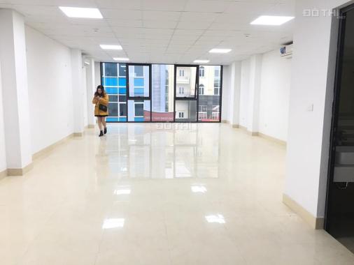 Nhà mới xây 100% sạch sẽ, rộng rãi, giá chỉ 22tr/tháng/130m2 phố Hoàng Văn Thái