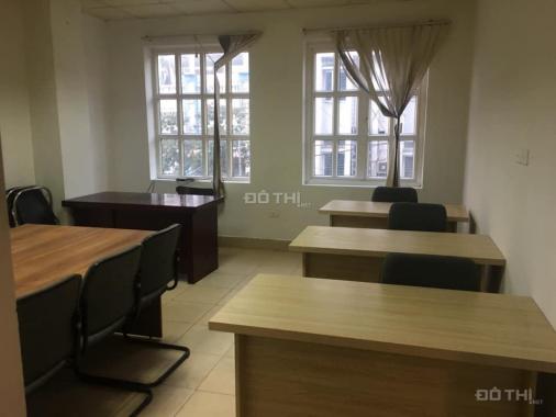 Cho thuê văn phòng 28m2 - giá 6 triệu/th, phòng thoáng, có cửa sổ tại Nguyễn Chí Thanh