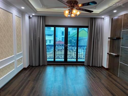 Phố Nguyễn Công Trứ mới kính coong, 50m2, lô góc, KD, VP, Gara oto 7 chỗ, 6,2 tỷ