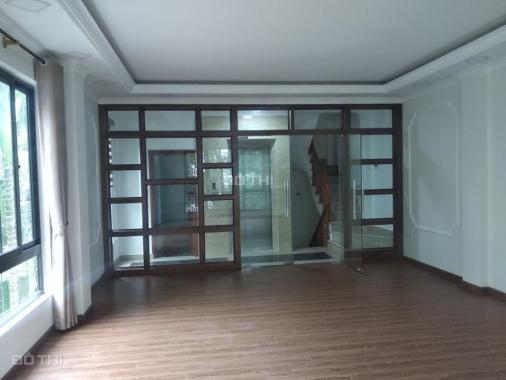 Bán tòa nhà văn phòng Lạc Long Quân 50m2 x 7 tầng, thang máy, đường rộng 2 ô tô tránh nhau