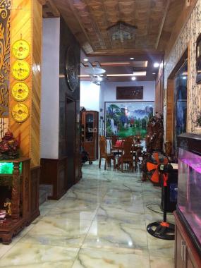 Siêu phẩm ngay trung tâm quận Bình Tân, 5,5x20m, đúc 6 tấm, nội thất cao cấp